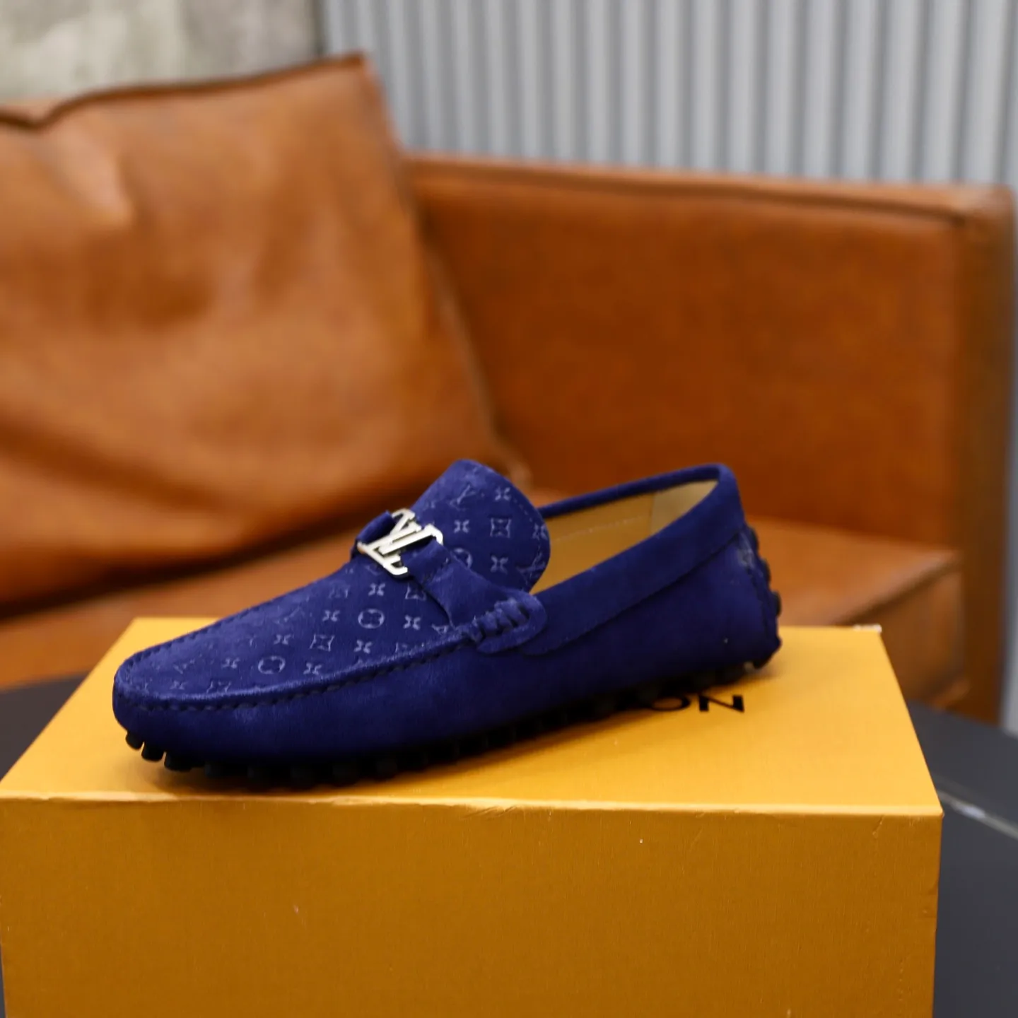 Ex-factory price: 480💰【LV】Louis Vuitton ⚠️High-end men’s driving and pedal series ⚠️38-44 (customized for 45) ⚠️All original cowhide leather! Thick and soft! Made entirely of calfskin lining! The latest non-slip beanie sole! Three-dimensional package technology! Fashionable and classic! Handicrafts! Original high quality! Feel free to compare!